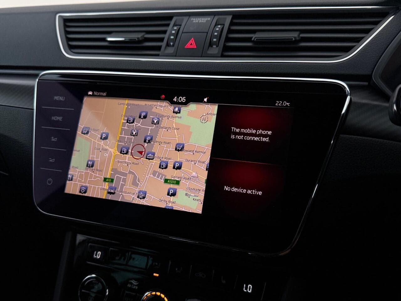 Skoda Superb thumbnail Infotainment System