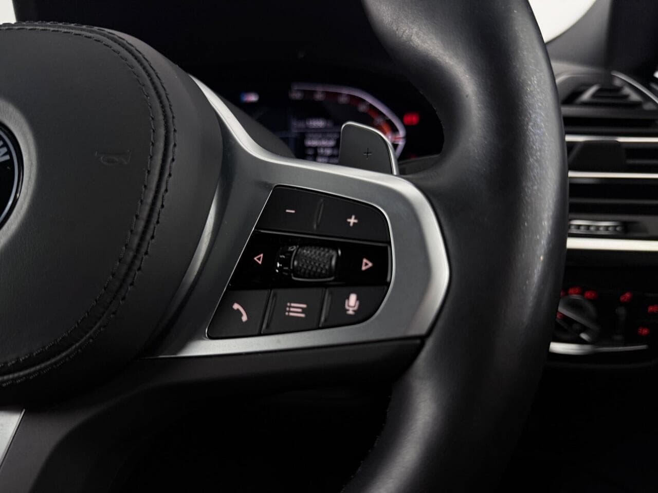 BMW X4 thumbnail Misc Controls