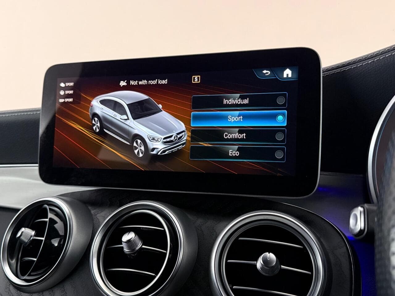 Mercedes-Benz GLC thumbnail Infotainment System
