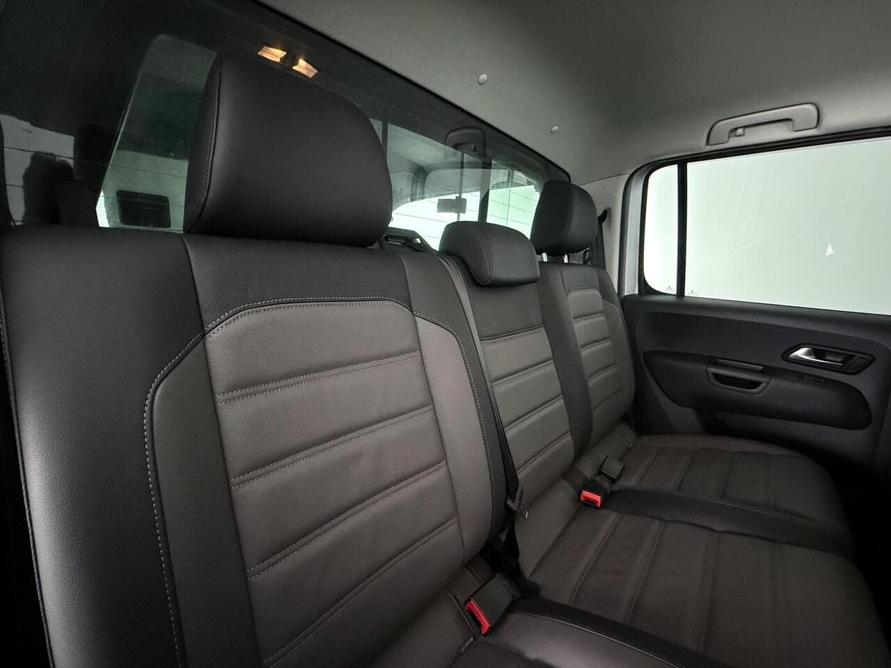 Volkswagen Amarok thumbnail Seats Rear