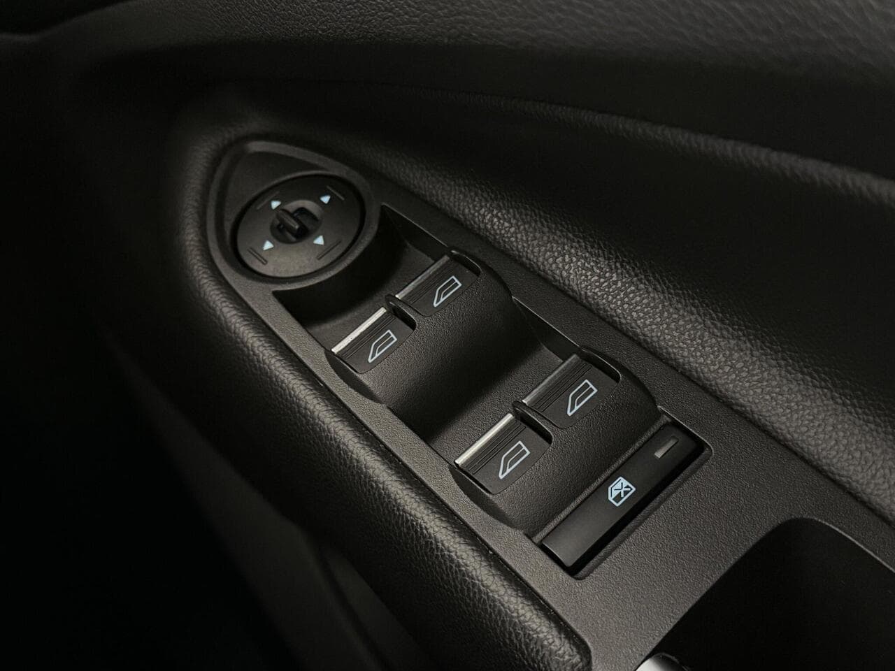 Ford Kuga thumbnail Misc Controls