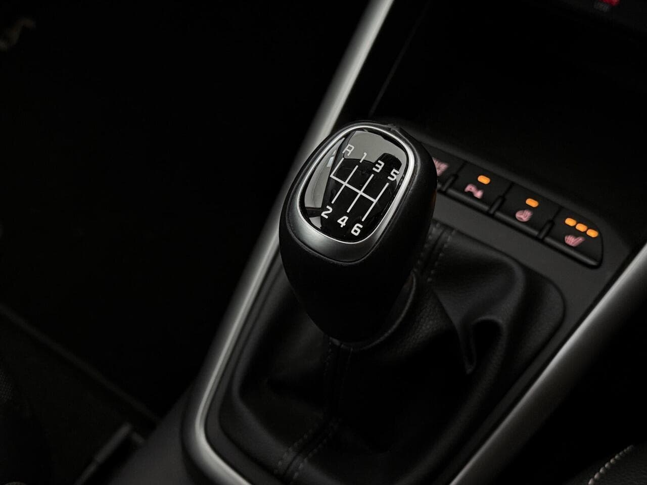 Kia Stonic thumbnail Interior Front