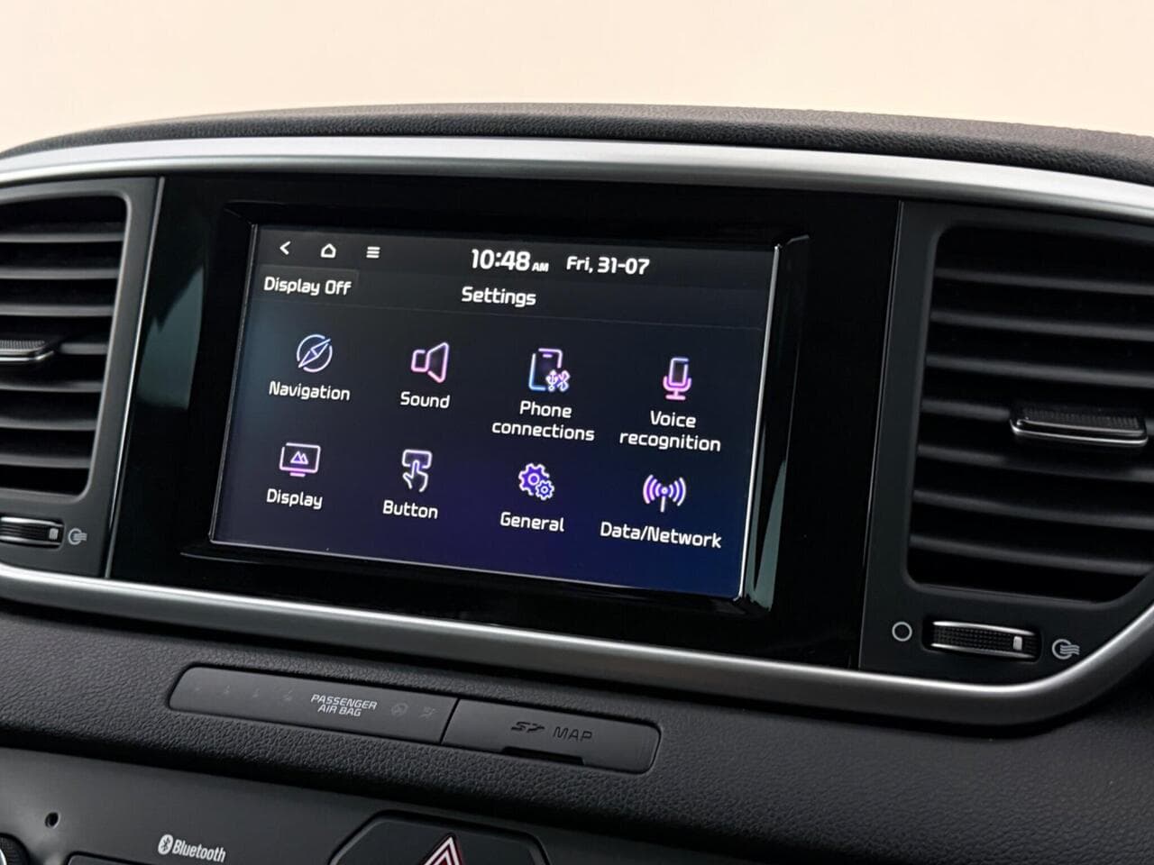 Kia Sportage thumbnail Infotainment System