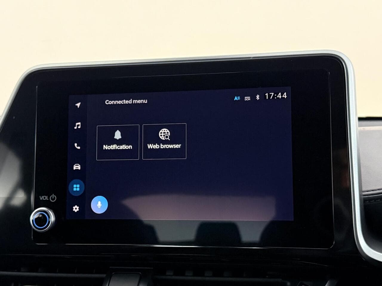 Toyota C-HR thumbnail Infotainment System