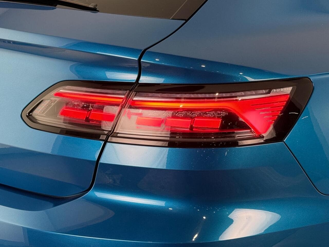 Volkswagen Arteon thumbnail Lights Rear