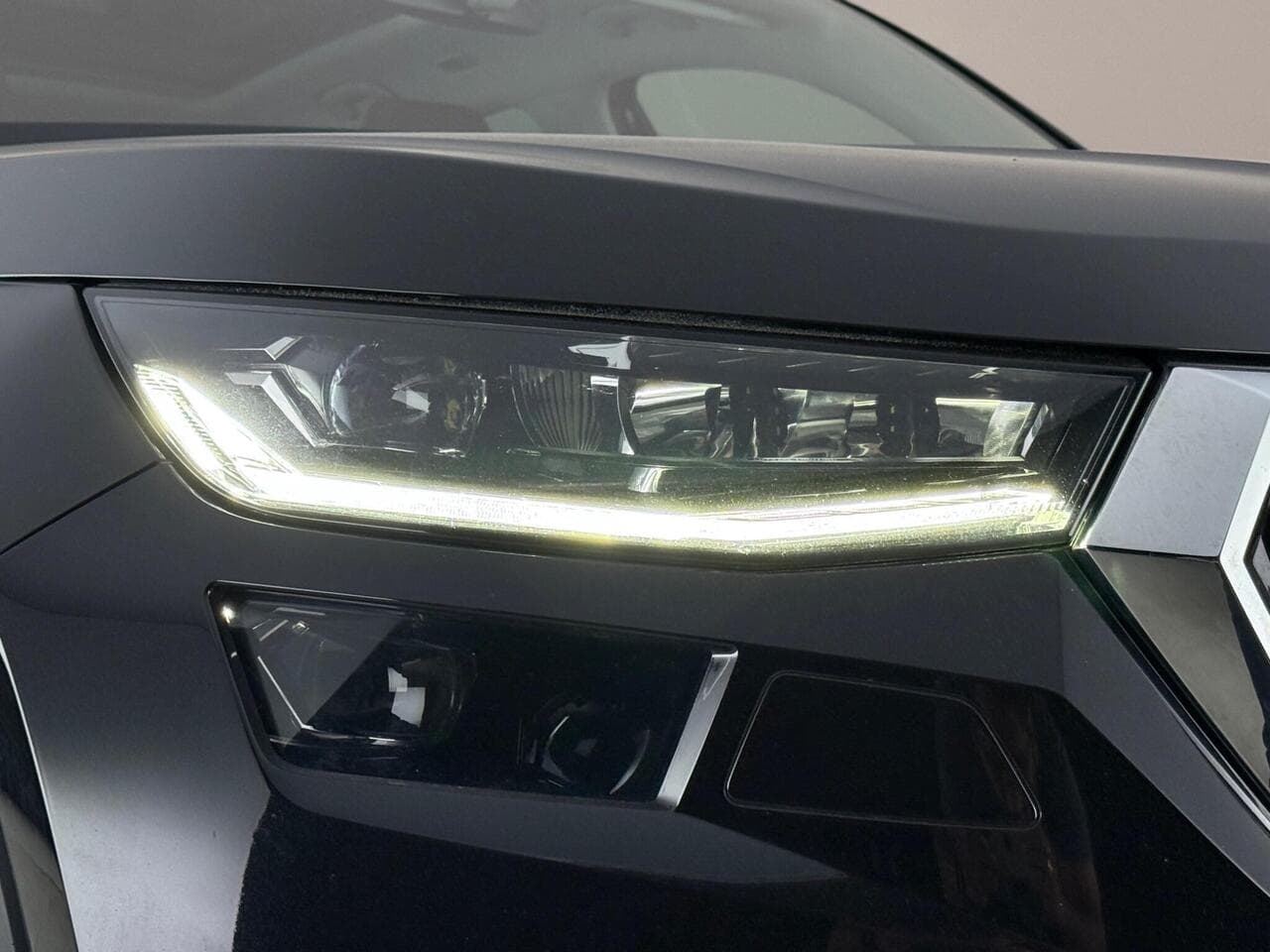 Skoda Kodiaq thumbnail Lights Front