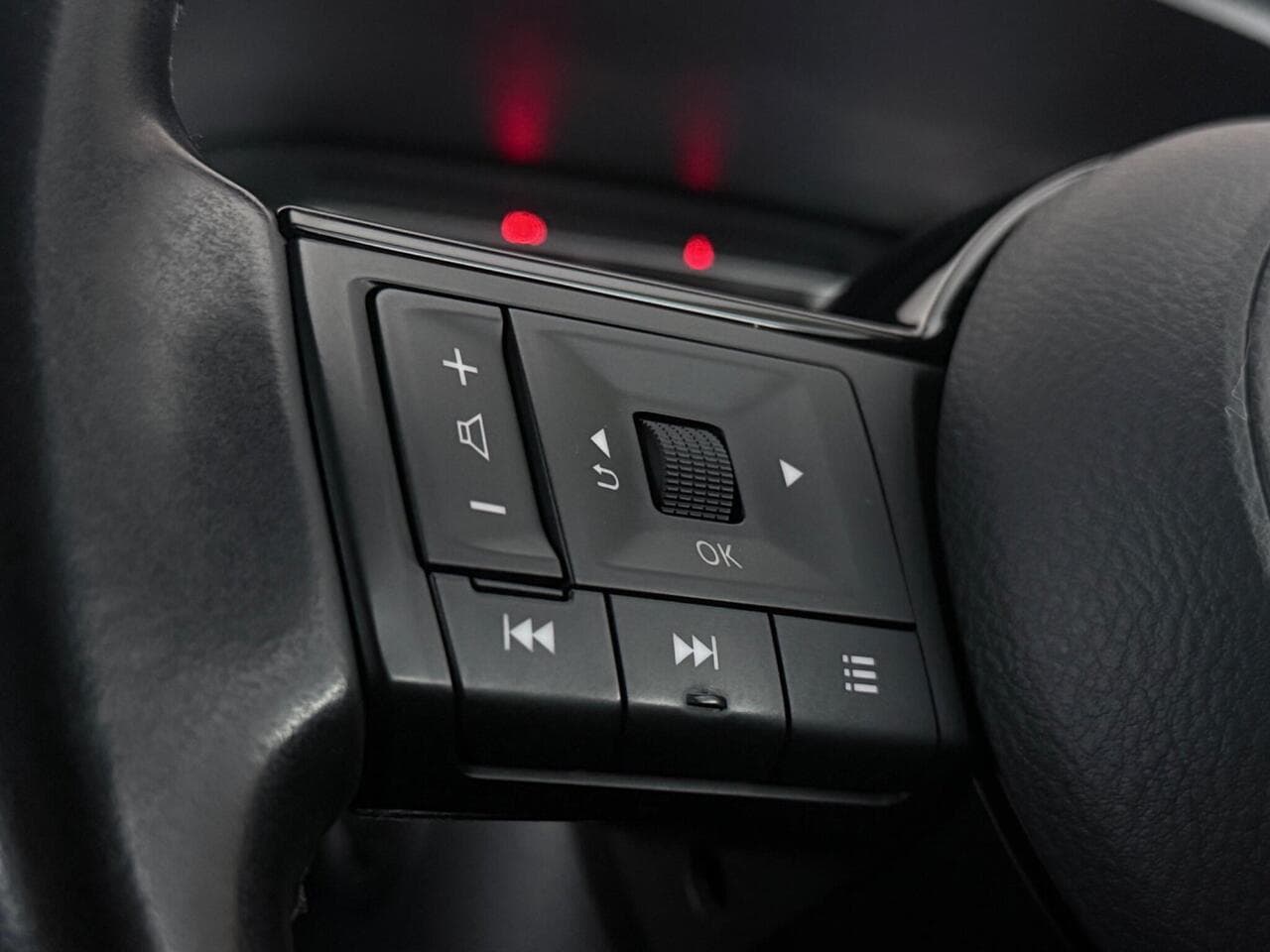 Nissan Qashqai thumbnail Misc Controls