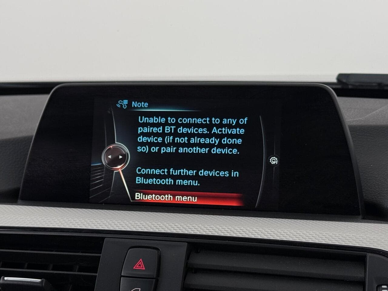 BMW 3 Series thumbnail Infotainment System