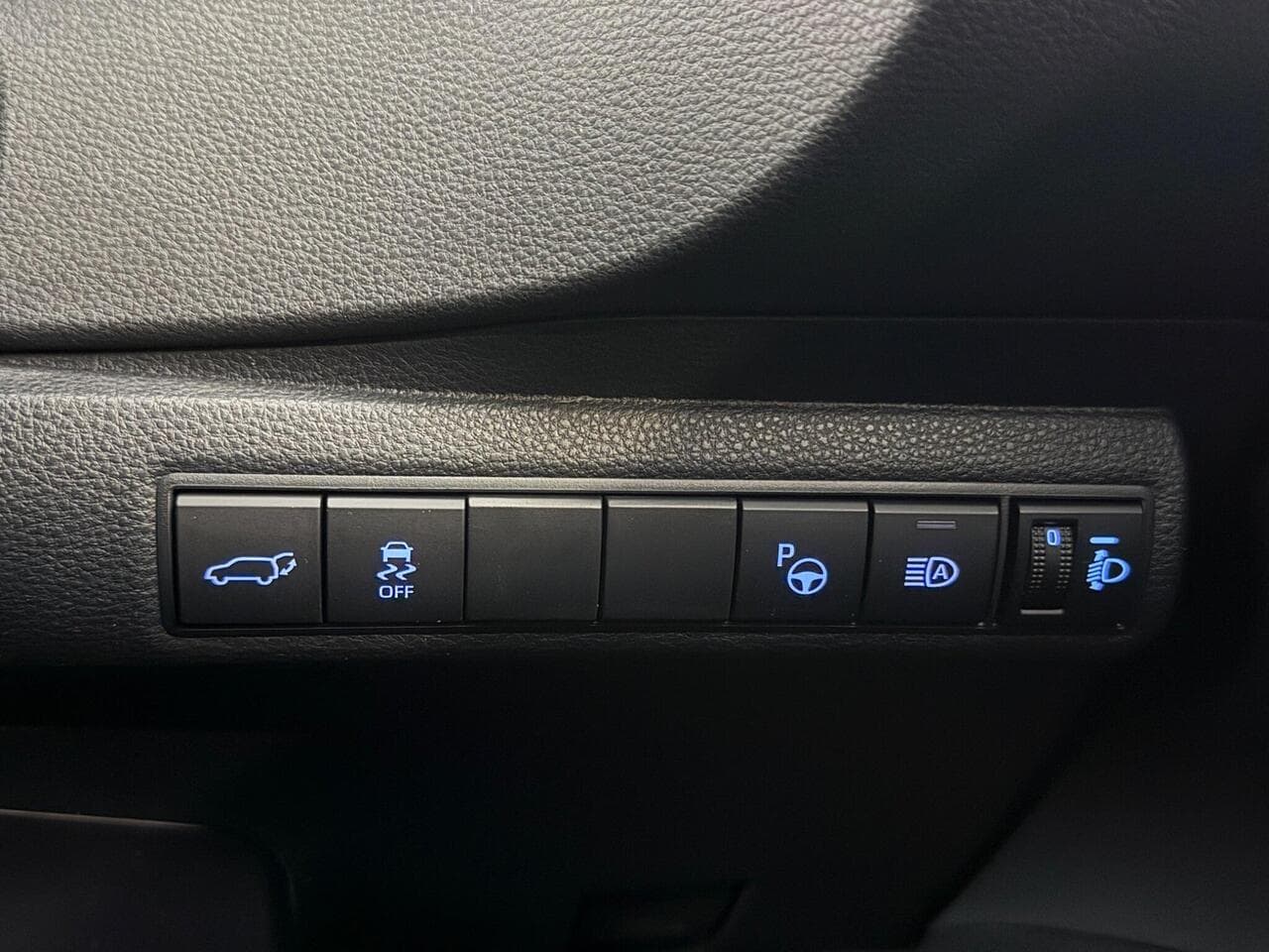 Toyota Corolla thumbnail Misc Controls