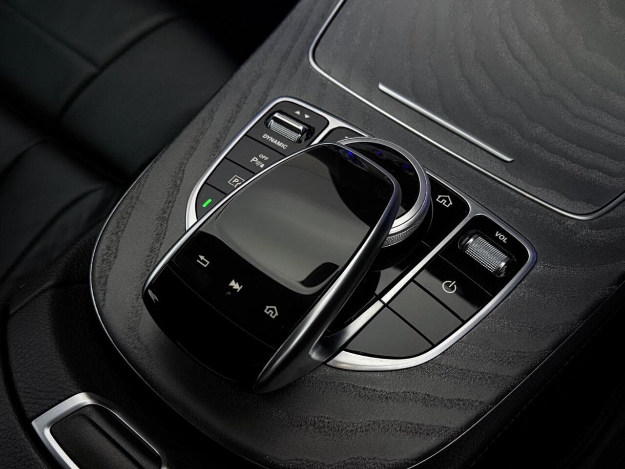 Mercedes-Benz CLS thumbnail Misc Controls