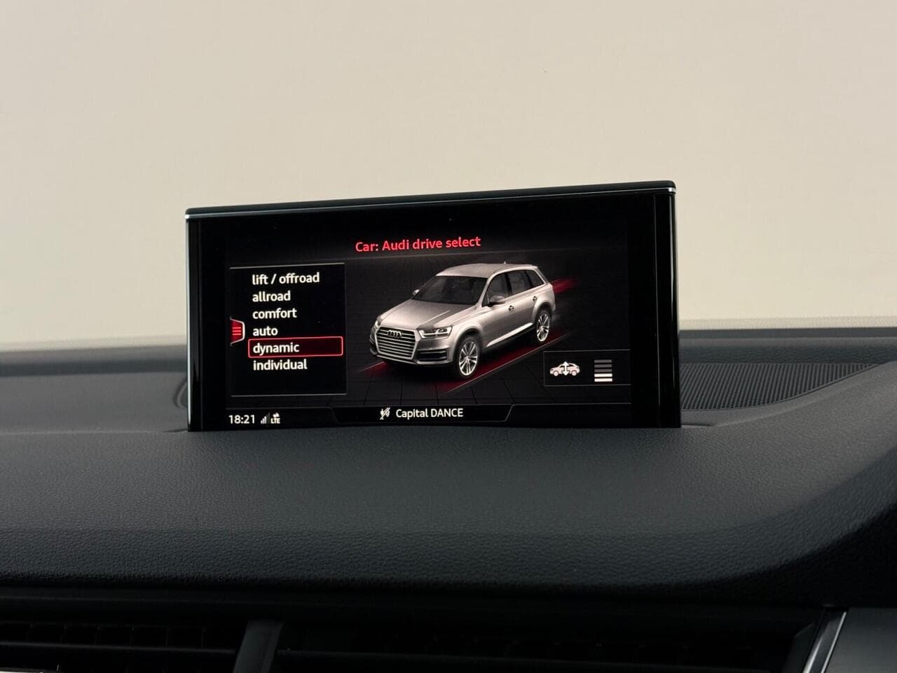 Audi Q7 thumbnail Infotainment System