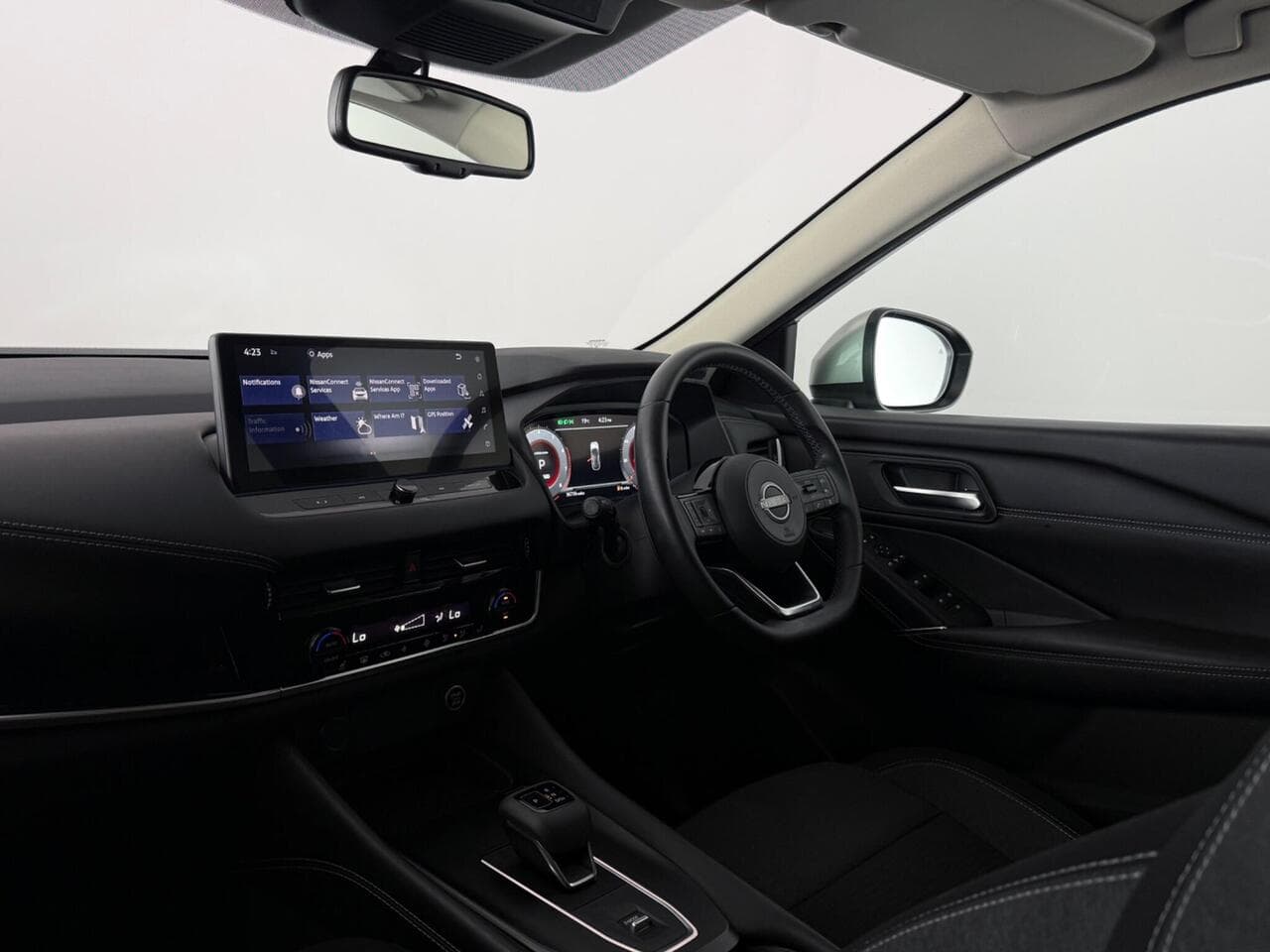 Nissan Qashqai thumbnail Interior Front