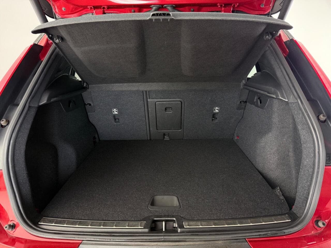 Volvo XC40 thumbnail Boot