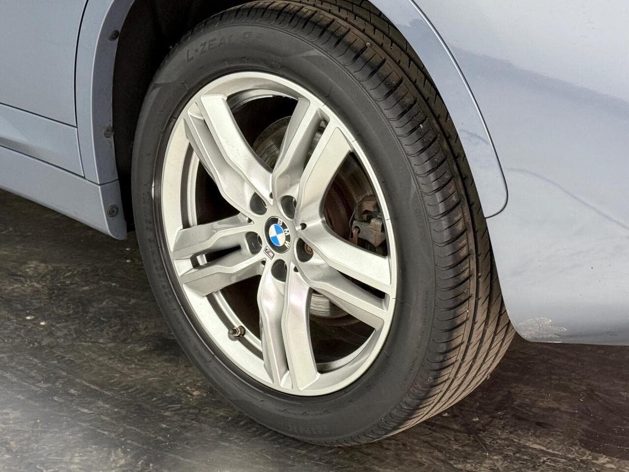 BMW X1 thumbnail Wheel