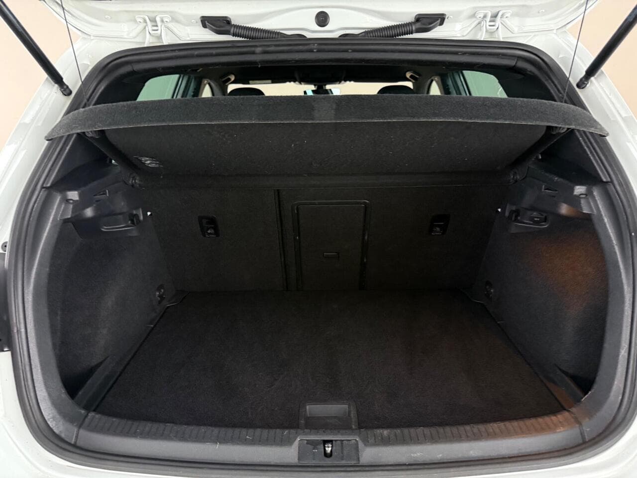Volkswagen Golf thumbnail Boot