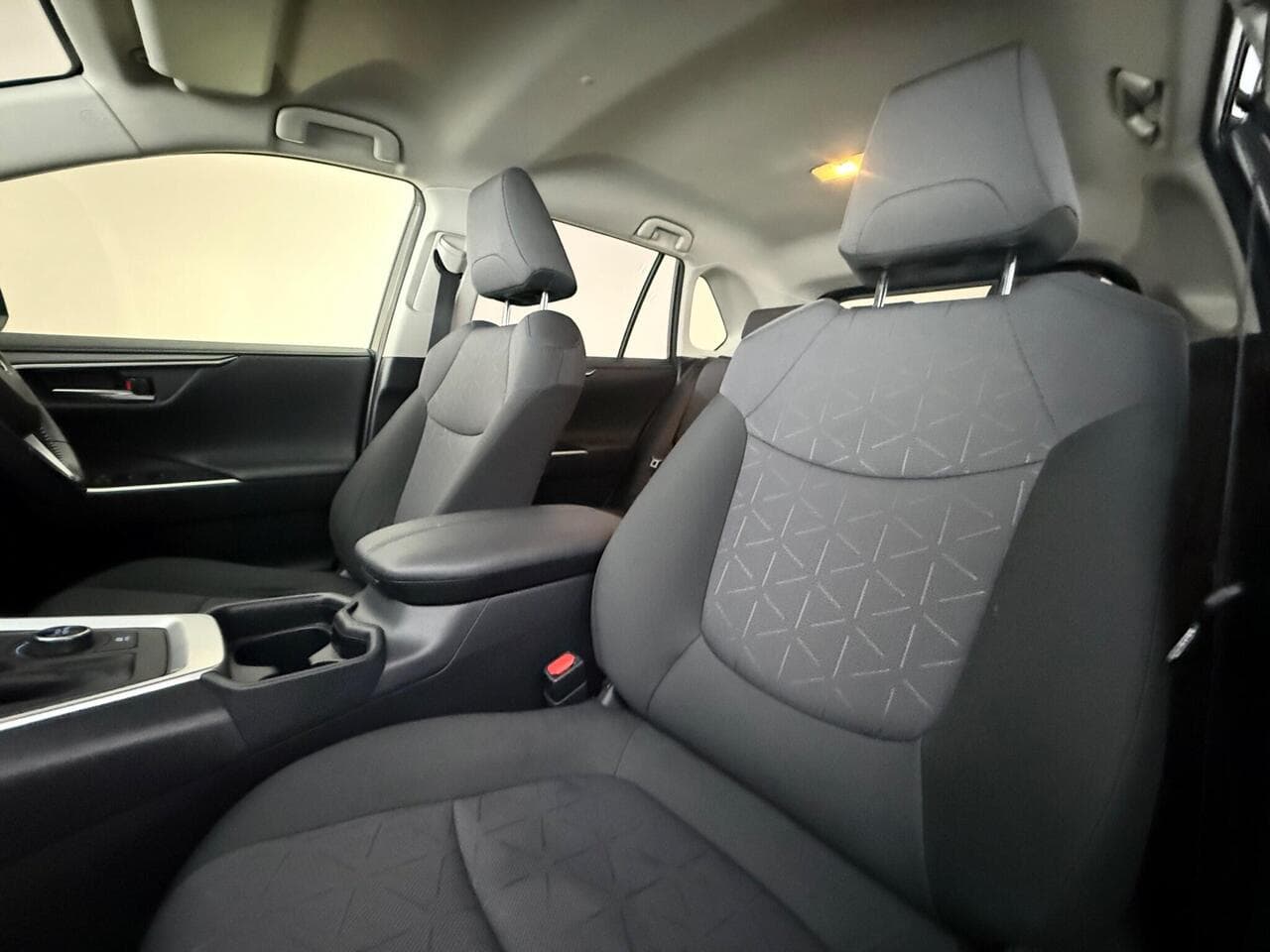 Toyota RAV4 thumbnail Seat Front Passenger