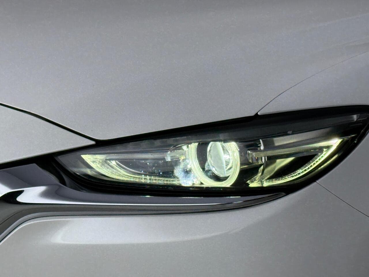 Mazda Mazda6 thumbnail Lights Front