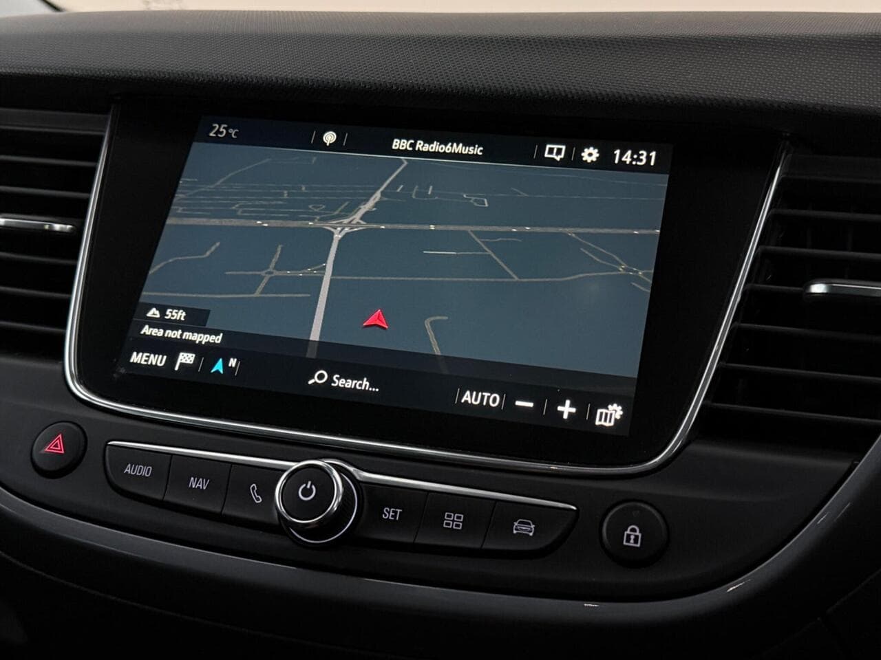 Vauxhall Crossland X thumbnail Infotainment System