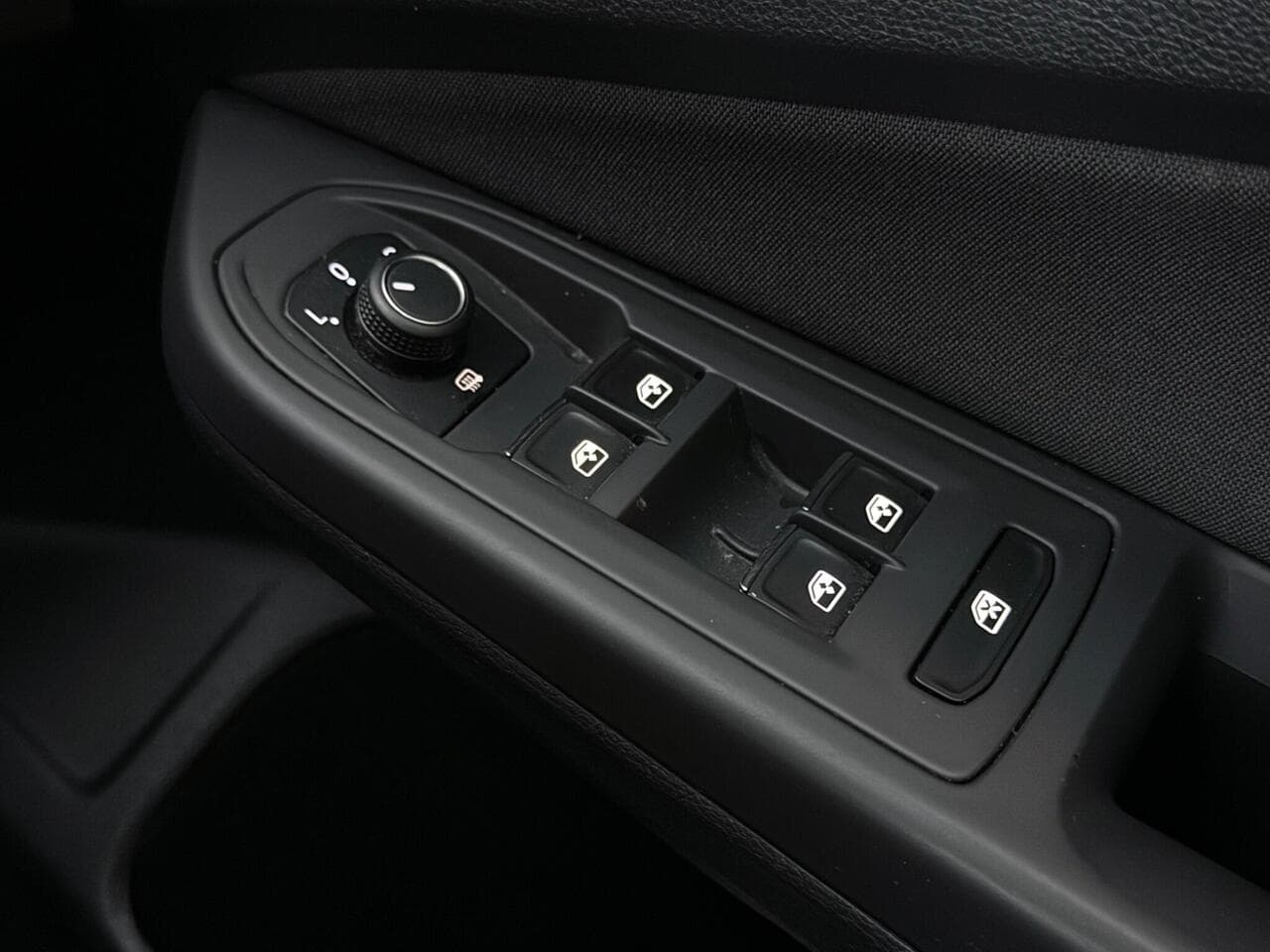 Volkswagen Golf thumbnail Misc Controls