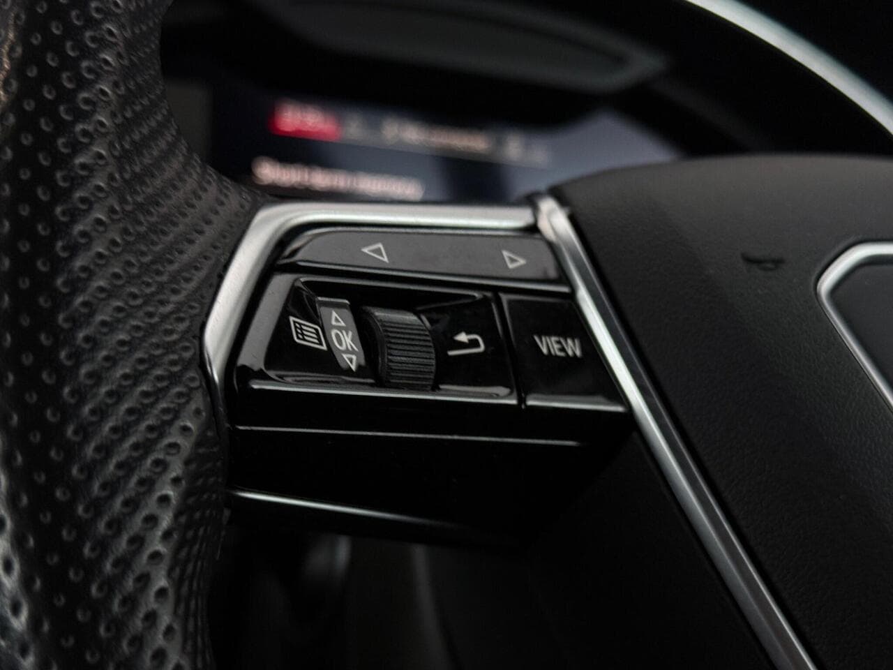Audi A6 Saloon thumbnail Misc Controls