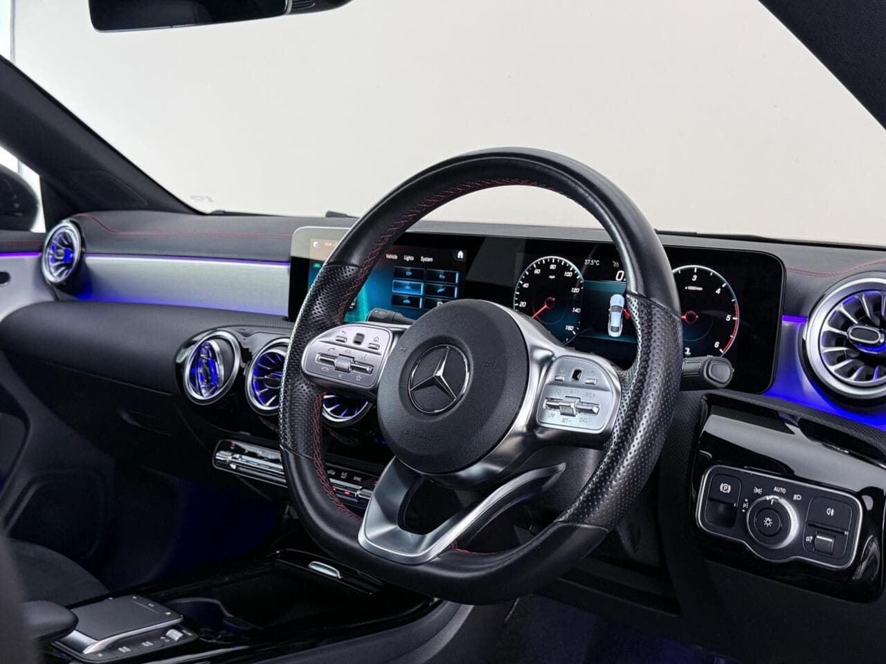 Mercedes-Benz CLA thumbnail Steering Wheel