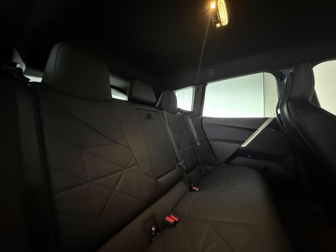 BMW iX thumbnail Seats Rear