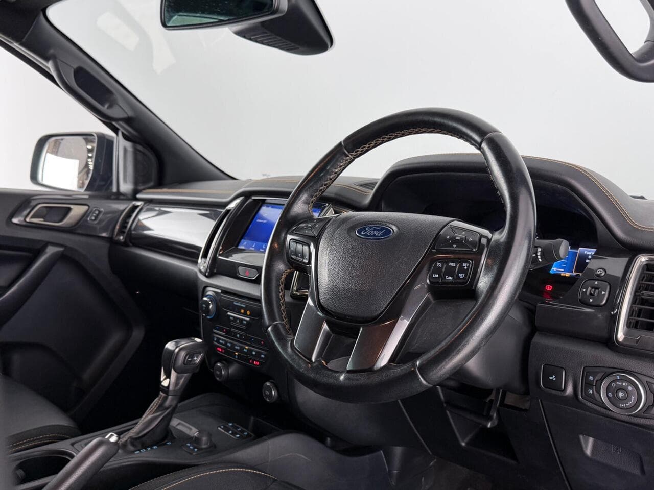 Ford Ranger thumbnail Interior Front