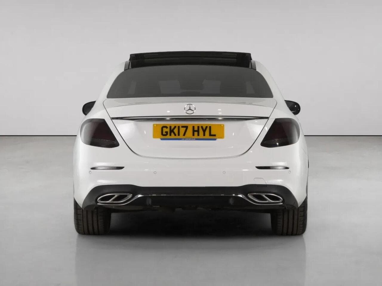 Mercedes-Benz E Class thumbnail Rear