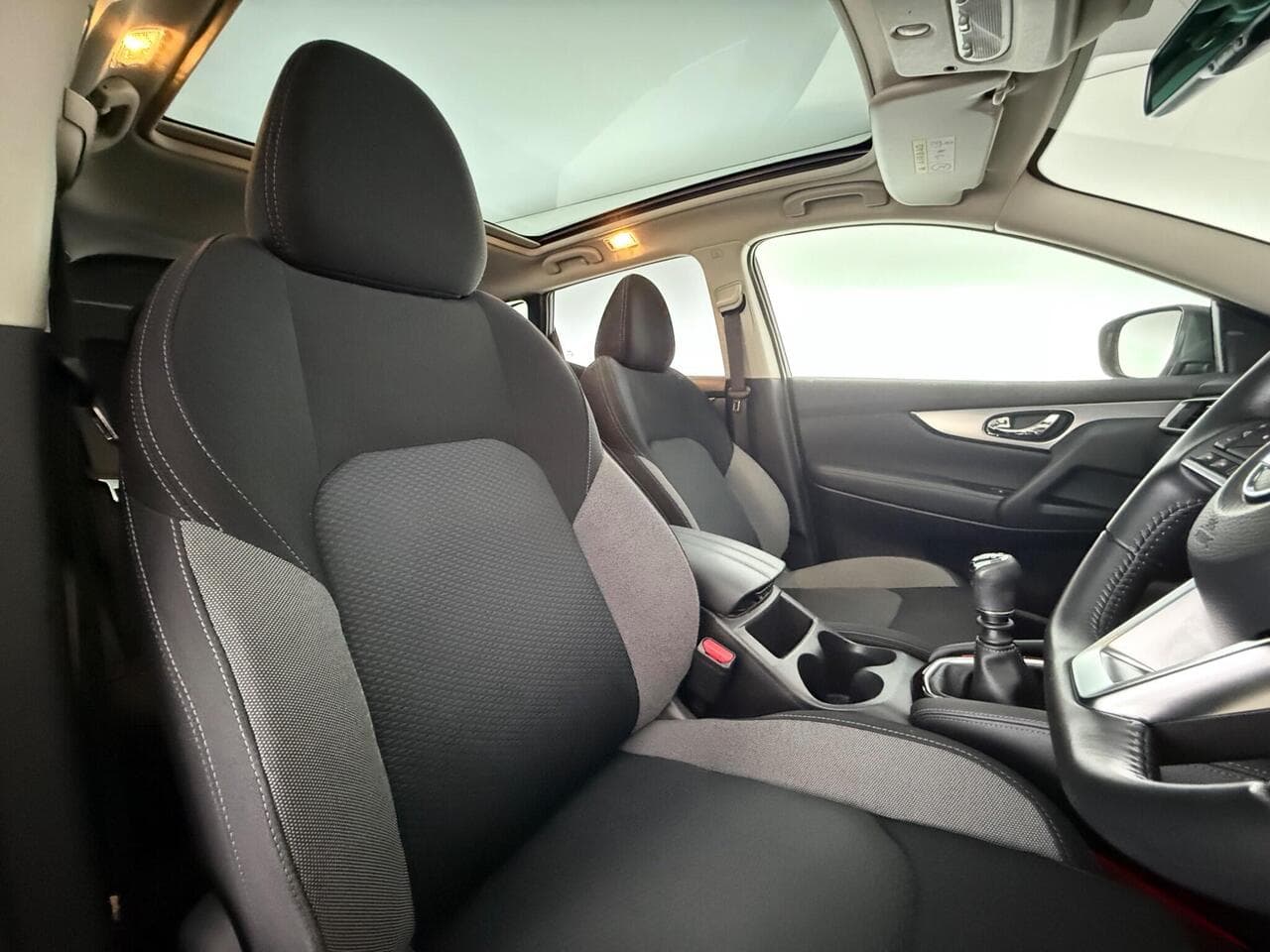 Nissan Qashqai thumbnail Seat Driver