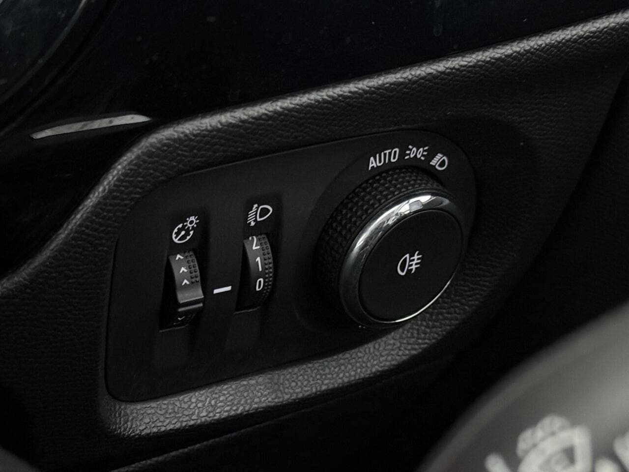 Vauxhall Corsa thumbnail Misc Controls