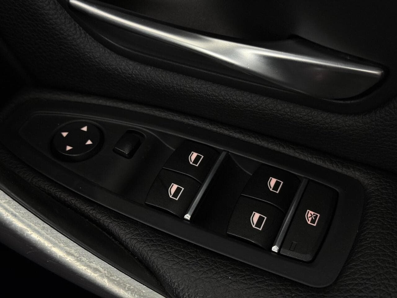 BMW 3 Series thumbnail Misc Controls