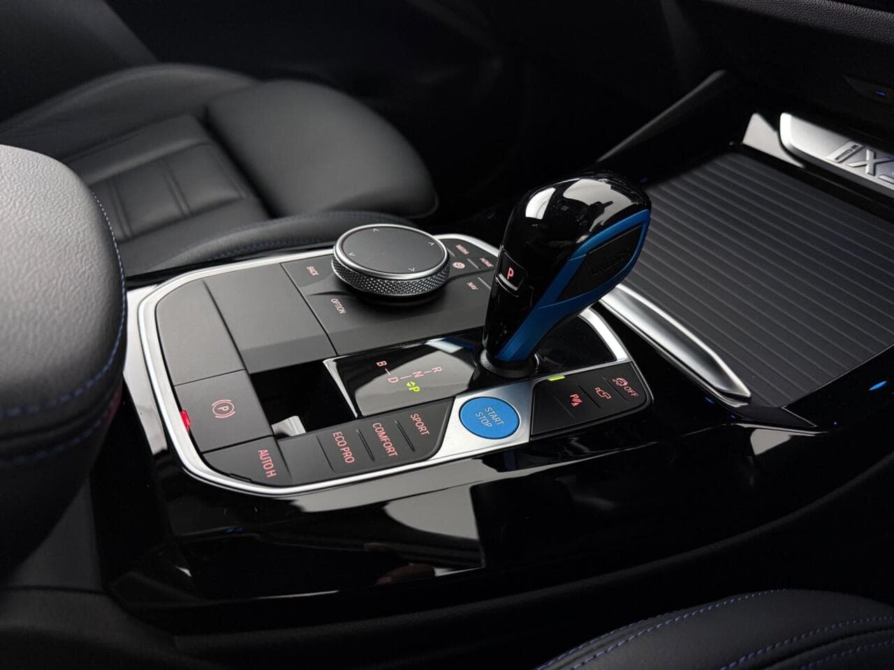 BMW iX3 thumbnail Keys