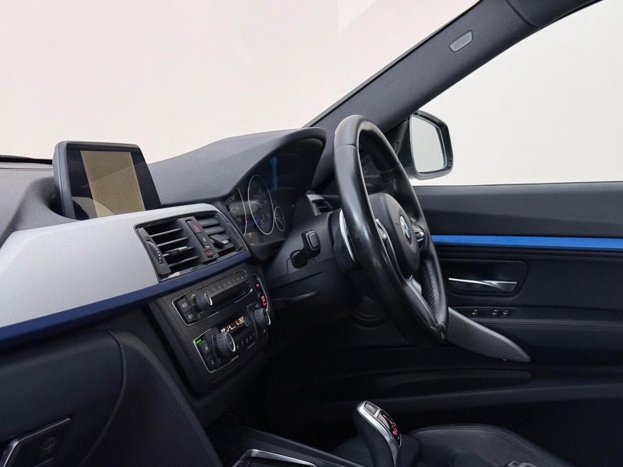 BMW 3 Series Gran Turismo thumbnail Interior Front