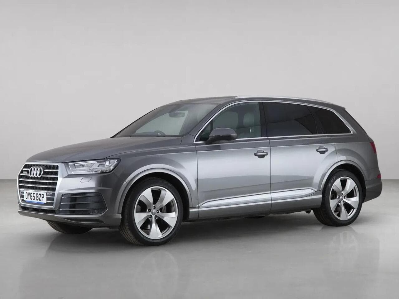 Audi Q7 thumbnail Front Left