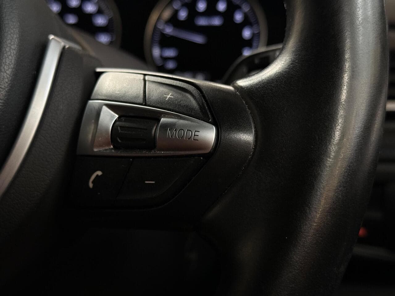BMW 2 Series Active Tourer thumbnail Misc Controls