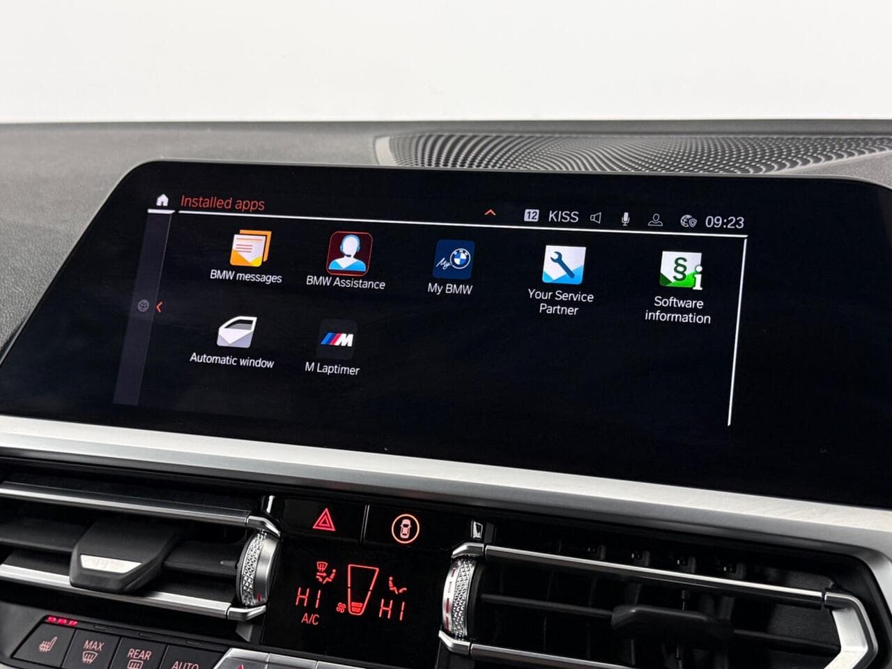 BMW 3 Series thumbnail Infotainment System