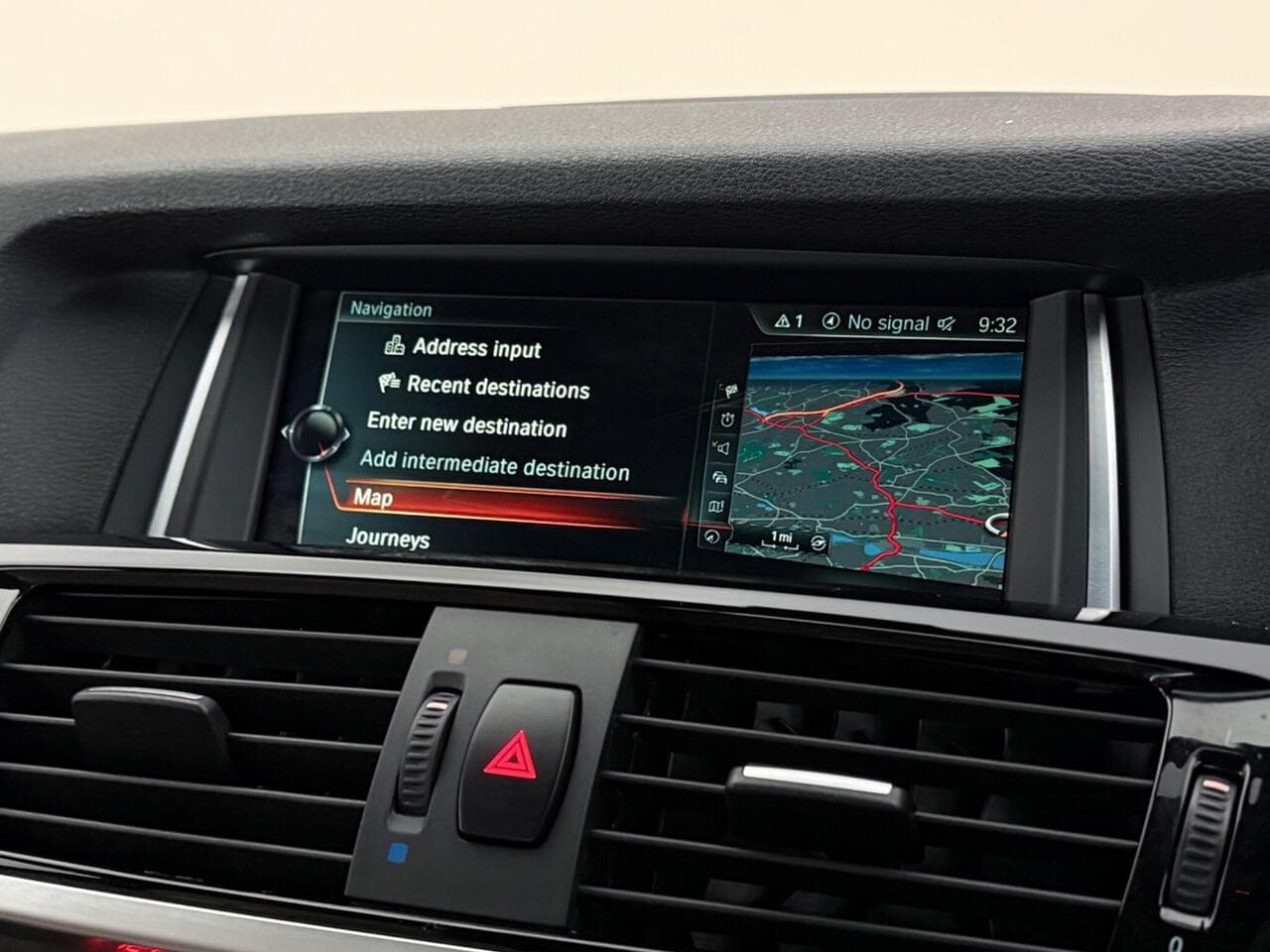 BMW X4 thumbnail Infotainment System