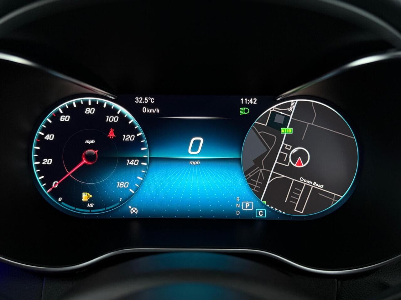 Mercedes-Benz C Class thumbnail Driver Instruments