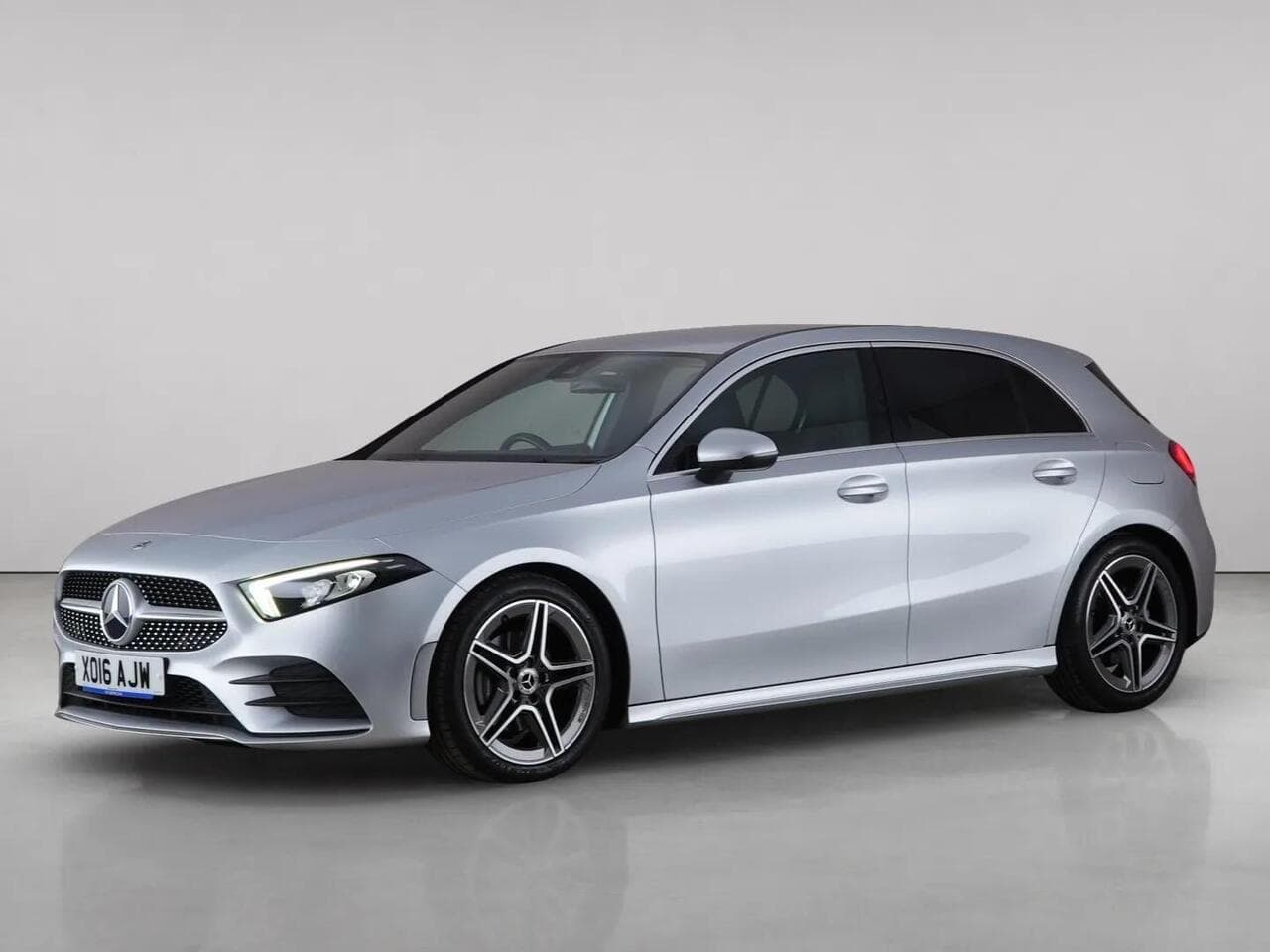 Mercedes-Benz A Class thumbnail Front Left