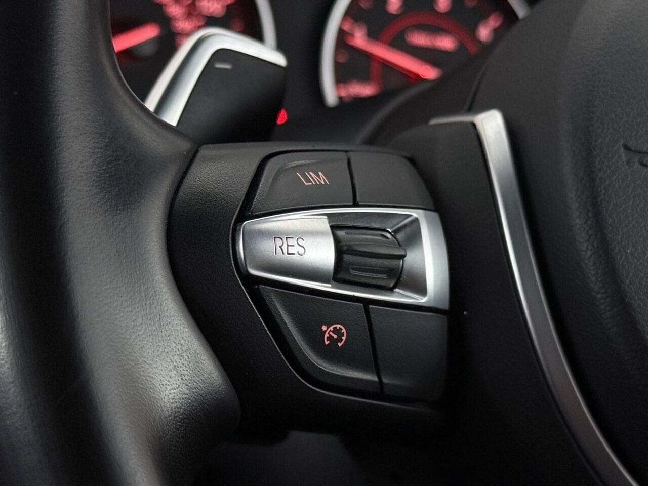 BMW 3 Series thumbnail Misc Controls