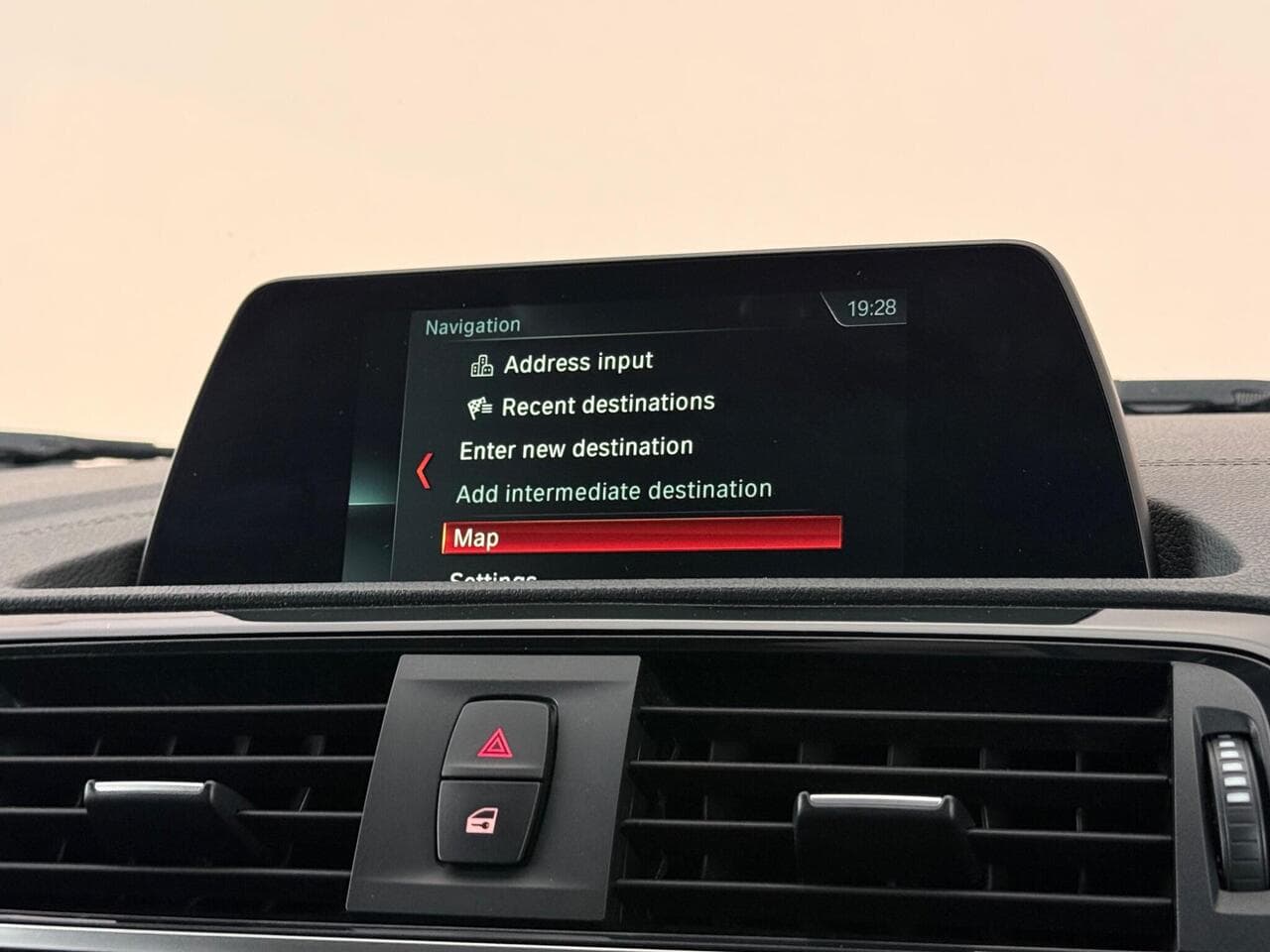 BMW 1 Series thumbnail Infotainment System