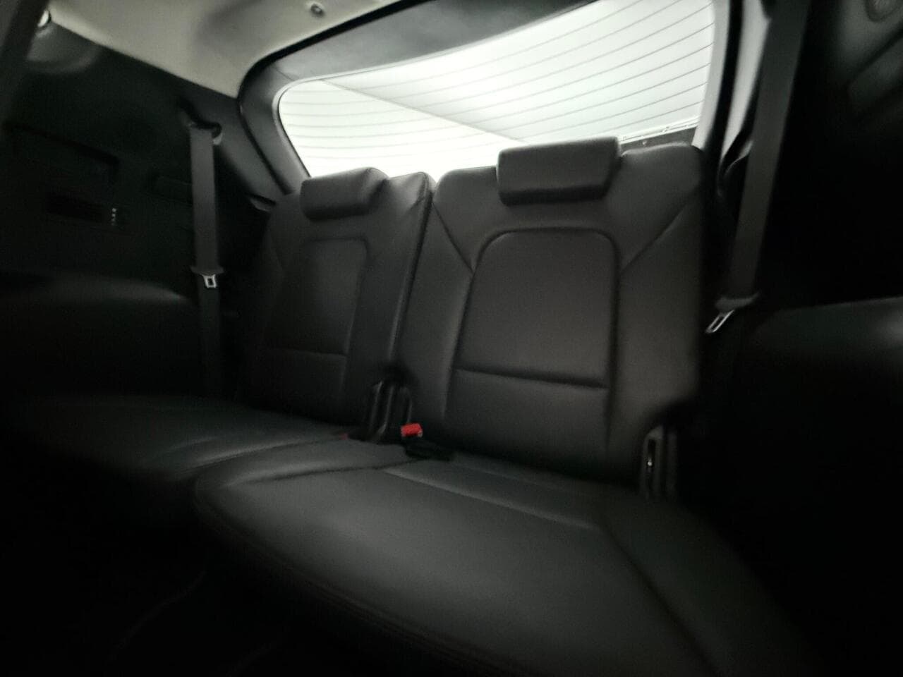 Hyundai Santa Fe thumbnail Seats Rear