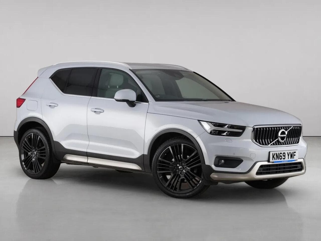 Volvo XC40 - Volvo XC40 2.0 D4 Inscription Pro SUV 5dr Diesel Auto AWD Euro 6 (s/s) (190 ps)