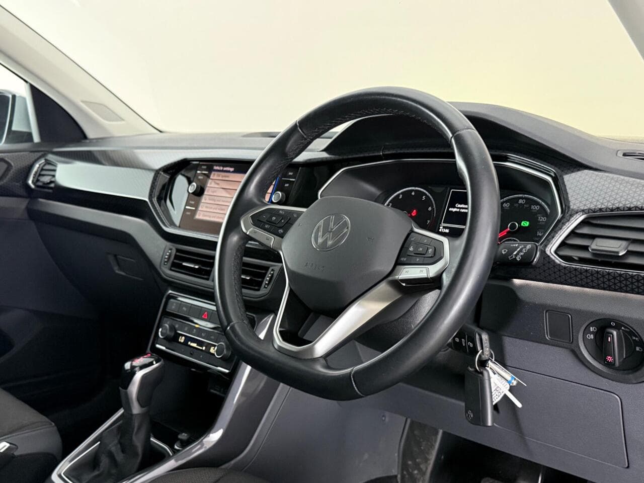 Volkswagen T-Cross thumbnail Interior Front