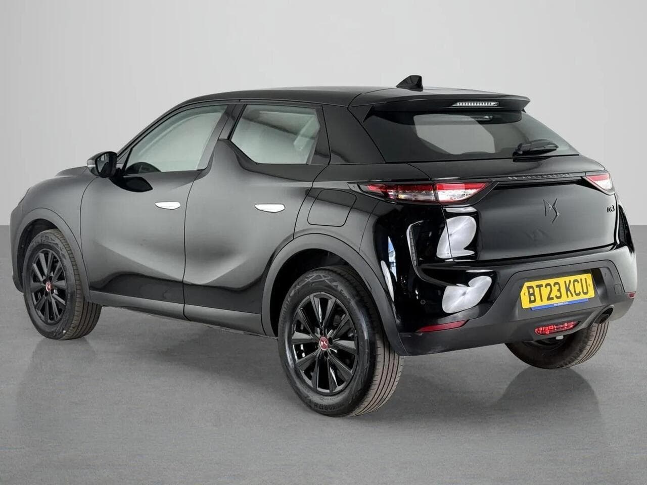 DS AUTOMOBILES DS 3 thumbnail Rear Left
