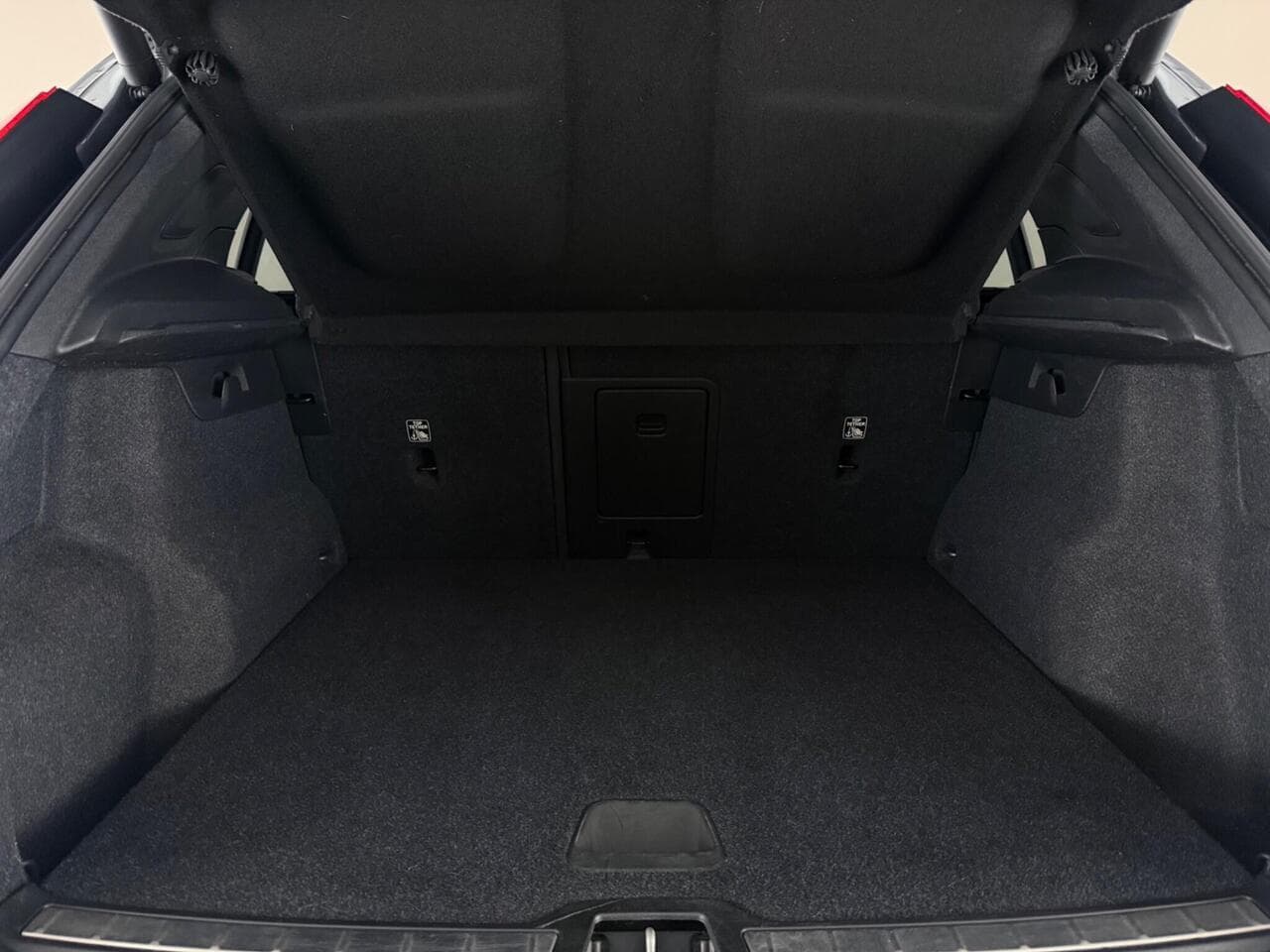 Volvo XC40 thumbnail Boot