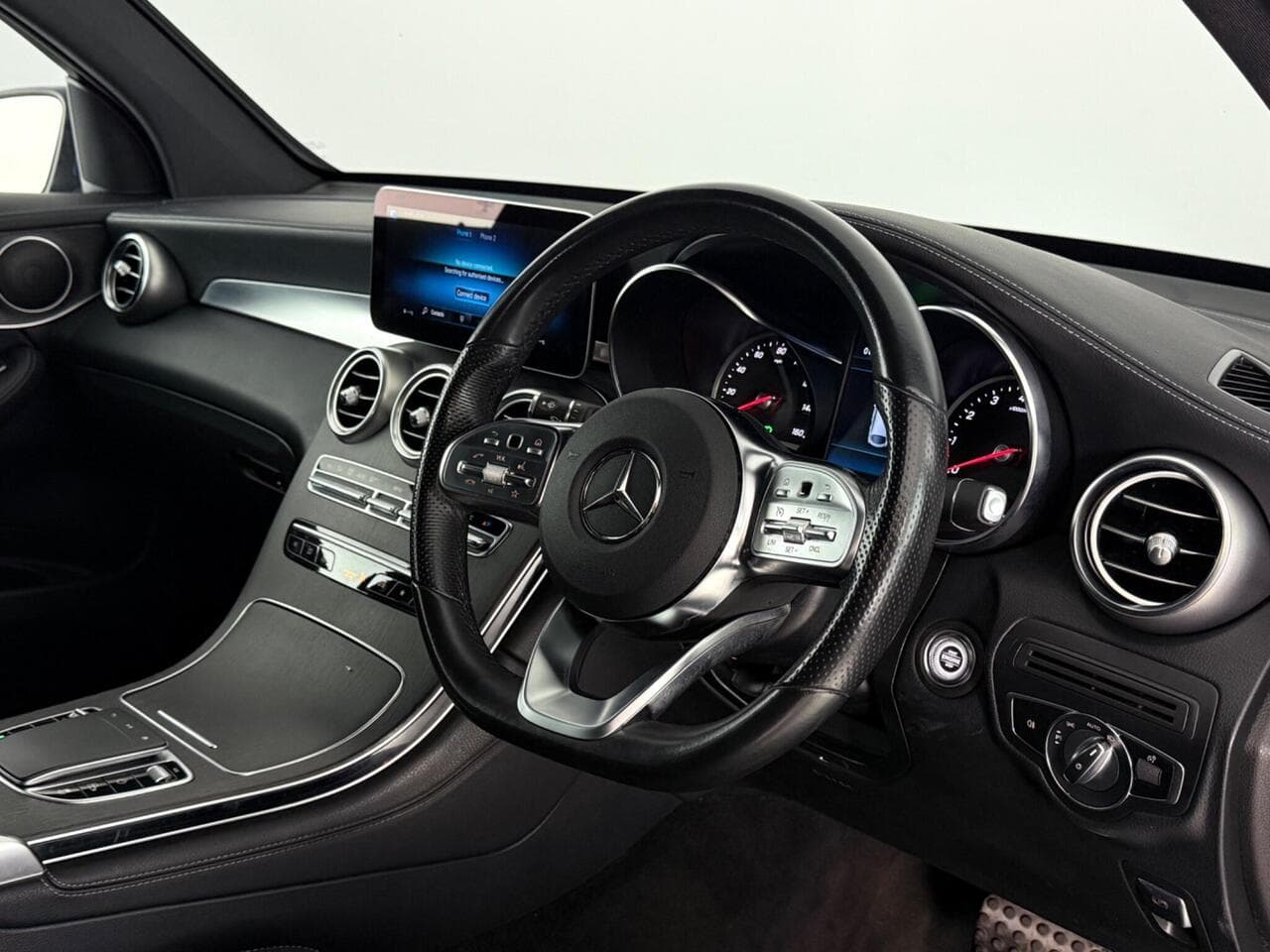 Mercedes-Benz GLC thumbnail Interior Front
