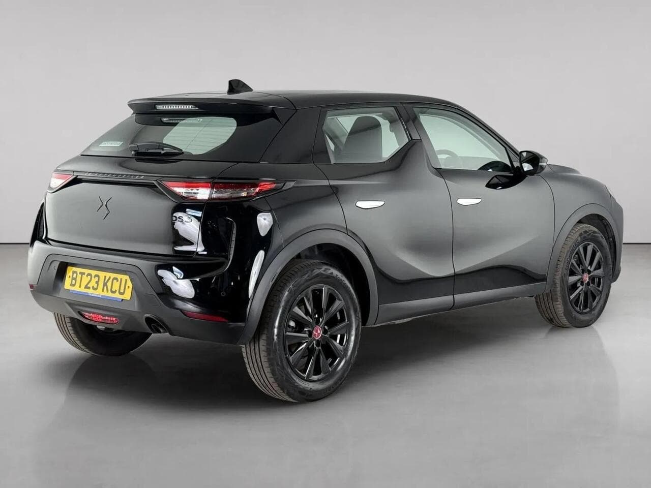 DS AUTOMOBILES DS 3 thumbnail Rear Right