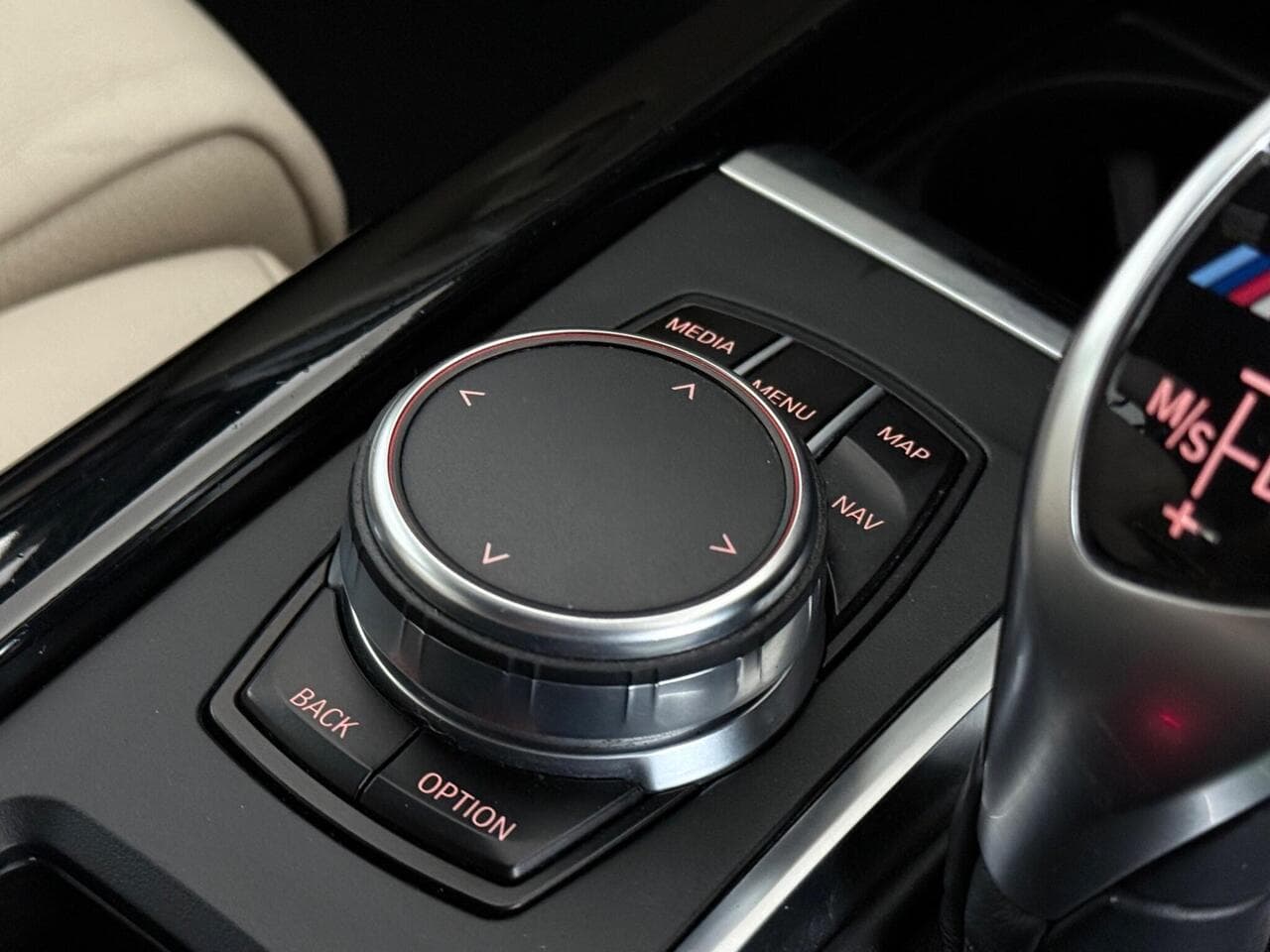BMW X5 thumbnail Interior Front