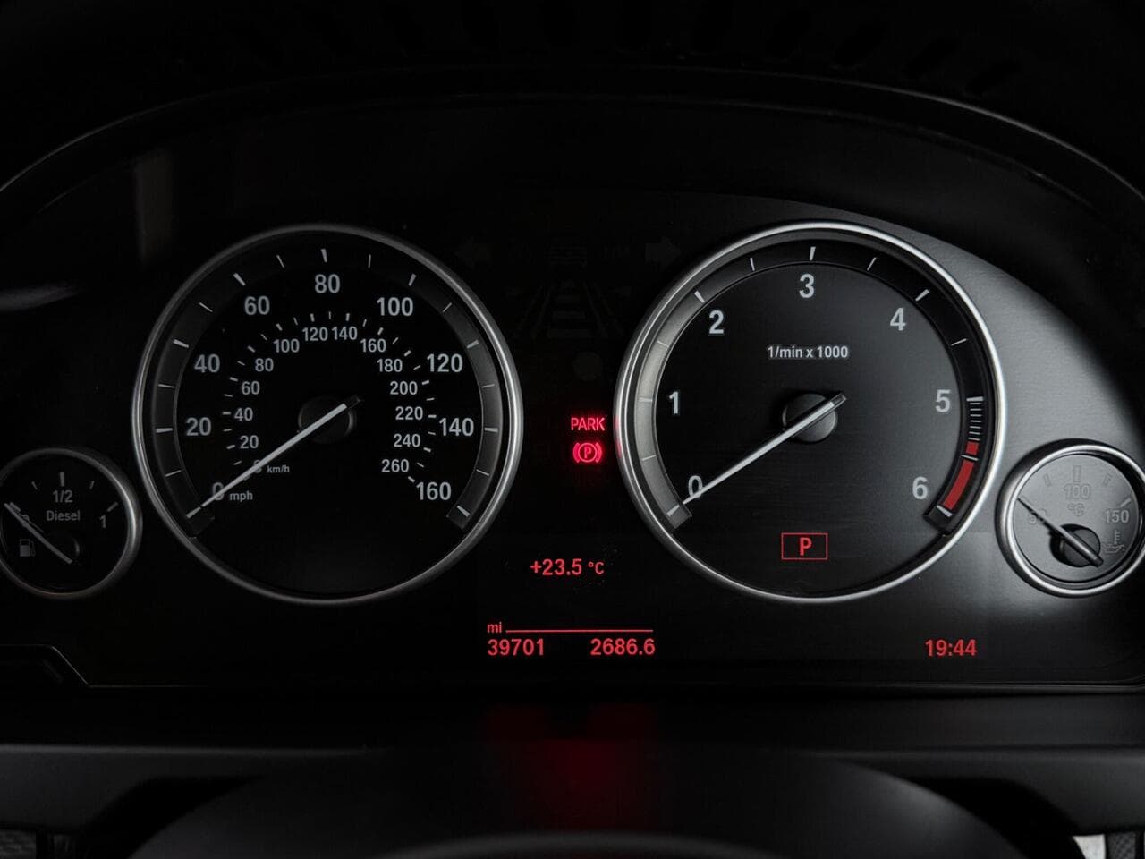 BMW X5 thumbnail Driver Instruments